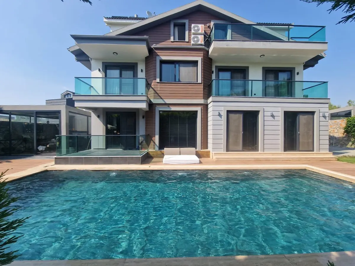 Villa in Karagedik